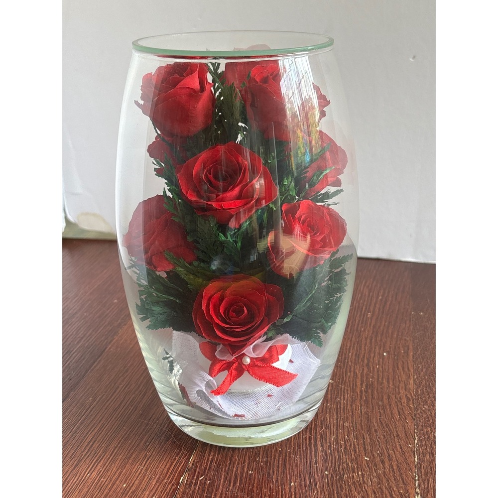 Danbury Mint Miracle Roses Red Preserved Floral Arrangement in Glass Vase
